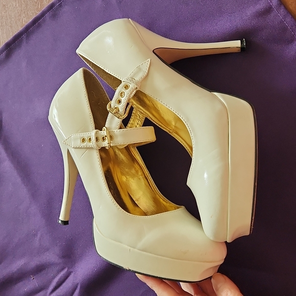 Urban Original brand Cream colored heels size 9 - Picture 6 of 6